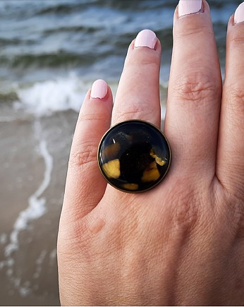 Okrągły pierścionek z bursztynem, Figa handmade accessories