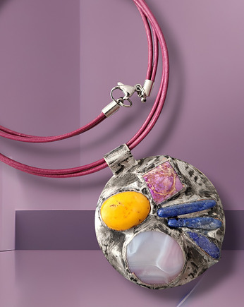 Naszyjnik z witrażowym wisiorem VERONA agat, lapis lazuli, jaspis, howlit, Beezoo