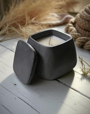 Inspirowana zapachem Herrera-Świeca sojowa w naczyniu gipsowym  DEEP BLACK, Oyka Candle