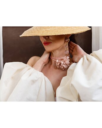 Jedwabny choker, Celina Parysów