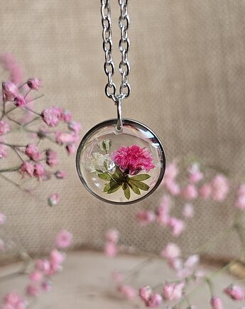 Łąka kwiatowa różowa srebrna zawieszka srebrny wisiorek kwiaty żywica, zkwiatem