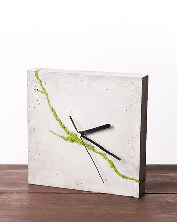 Kwadratowy betonowy zegar stołowy/ścienny z chrobotkiem reniferowym- jasny, Joanna Komorowska Studio