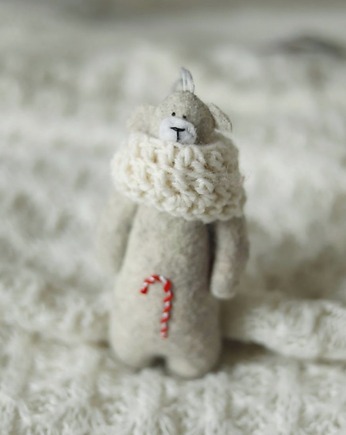 Zawieszka miś w szaliku, na choinkę/ do torebki, Kruszek