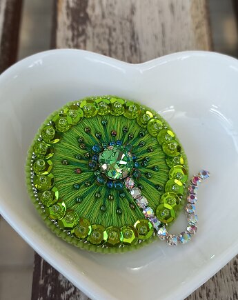 Broszka dmuchawiec zielony, Słodka Panienka