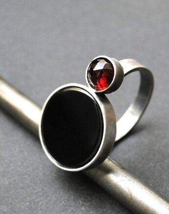 Pierścień Onyks & granat, Memero
