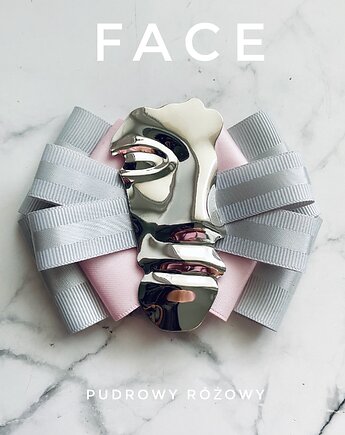 Brosza z Kolekcji FACE ze stylową metalową twarzą New, Pudrowy Różowy