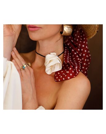 Kremowy  jedwabny choker, Celina Parysów