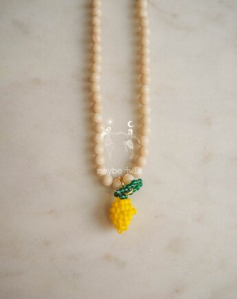 Naszyjnik z jasnych kamieni rzecznych z cytrynką, Maybe Jwlr