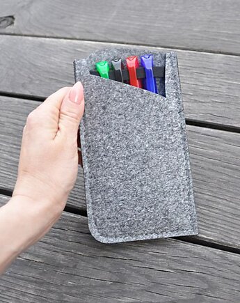 Etui z filcu - szare z czarną gumą. Wersja 1, Beltrani