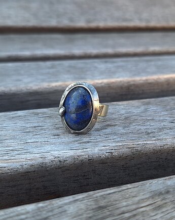 Lapis lazuli - pierścionek regulowany, po drugiej stronie lustra