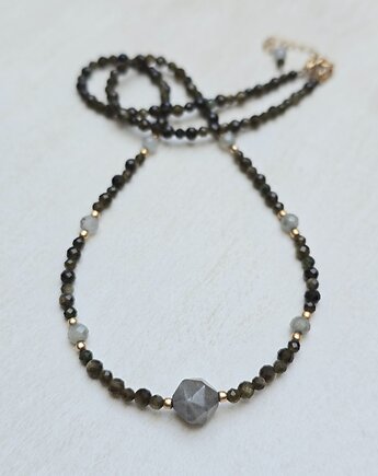 Delikatny Czoker Naszyjnik z Oliwinem i Labradorytem