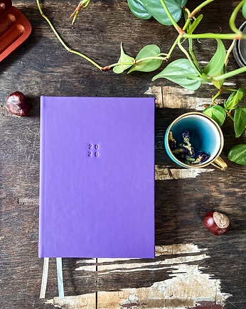 Ręcznie szyty kalendarz dzienny, Pracownia Szeptem