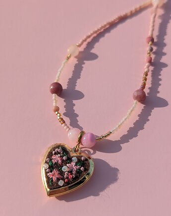 Naszyjnik z haftem ręcznym i kamieniami naturalnymi, Papaya