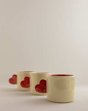Kubek z uchem w kształcie serca, Wet Spot Ceramic Studio