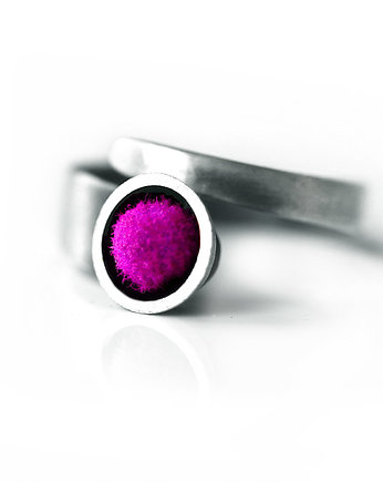 Srebrny pierścionek w kolorze soczystej fuksji, SHAMBALA