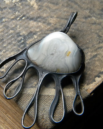 agat w pętlach, Beata Trotter