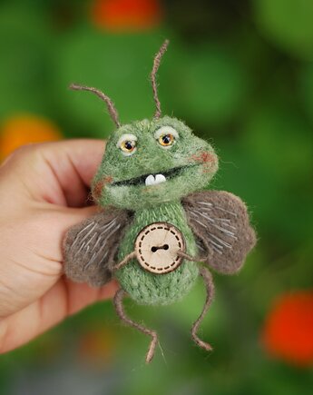 Mól Włosienniczek- Broszka, BoboLobo Handicraft