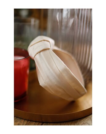 Opaska z jedwabiu, Celina Parysów