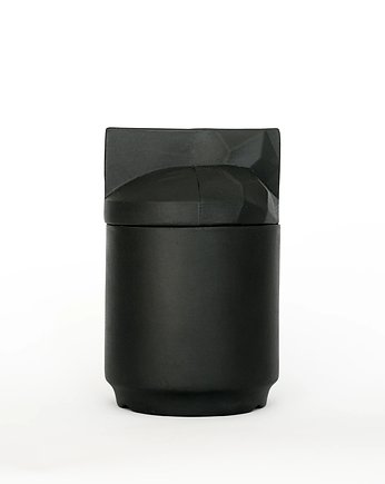 Origami Grahite Black - świeca z czarnej porcelany, Kyuka Design