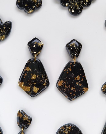 Czarne eleganckie wiszące kolczyki ze złoceniami, Marshmaglow