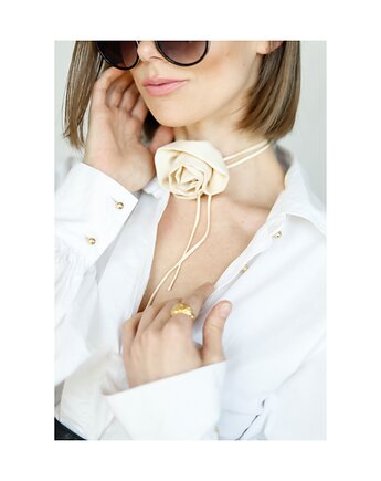 Jedwabny  kremowy choker, Celina Parysów