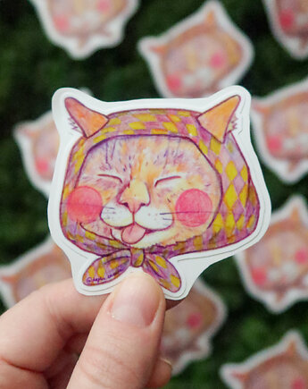 Kot Babuszka w żółto-fioletowej chustce / naklejka winylowa, zazula
