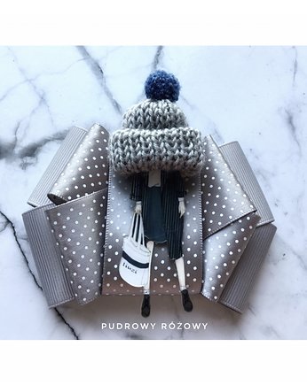 Brosza  z Lalką NEW Limited edition, Pudrowy Różowy