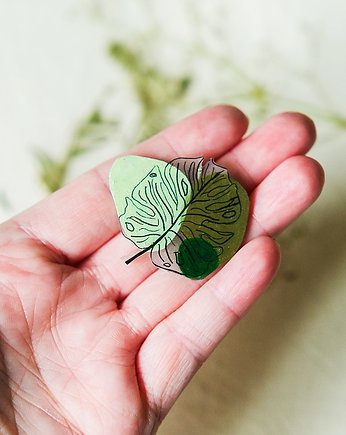 Duża broszka z liściem monstery, Pintura