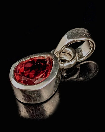 Baśniowa kropelka turmalinu, Pracownia Neores