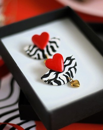 Walentynkowe kolczyki serduszka FALOVANIE, sploteka