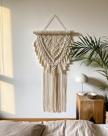 Makrama AURA, Zaplątana W Sznurki