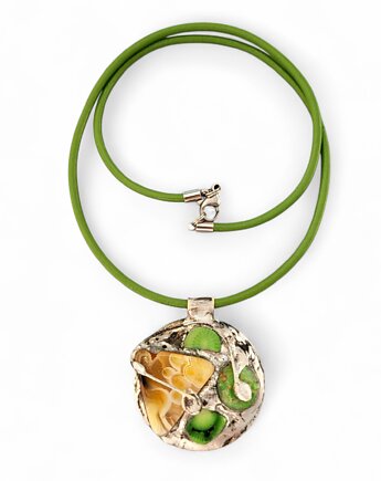 Naszyjnik z witrażowym wisiorem BOTANIQO z agatem, koralem, howlitem, Beezoo