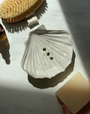 Ceramiczna Mydelniczka Handmade Muszelka Muszla Freckled White, Maison Fragile