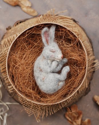 Śpiący Królik  w pudełku, BoboLobo Handicraft