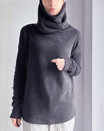 Wysoki golf czarny sweter, ONE MUG A DAY