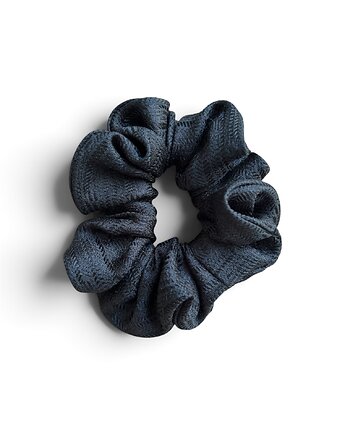 Jedwabna gumka scrunchie z upcyclingu, Lush from trash