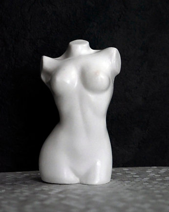 Rzeźba z gipsu, figurka kobiety w bieli, wys. 8,4 cm, JBJart Justyna Jaszke