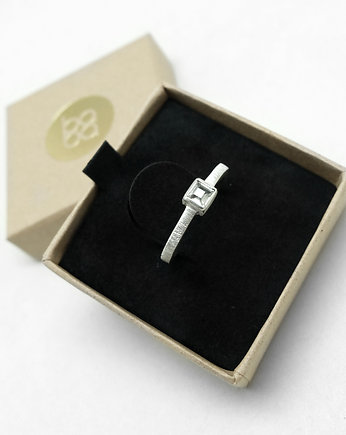 Srebrny pierścionek z kwadratowym akwamarynem, ZAMIŁOWANIA - wymarzony prezent