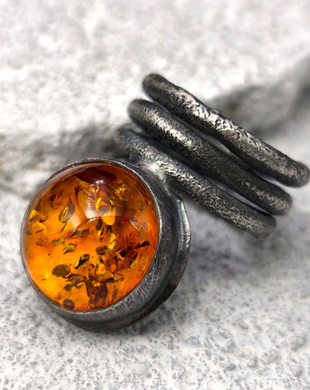 Bursztyn - masywny pierścień, Zofia Gladysz