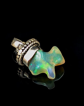 Opal asymetrycznie, Pracownia Neores