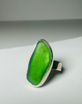 Srebrny pierścionek regulowany ze szkłem morskim, bluewavestudio