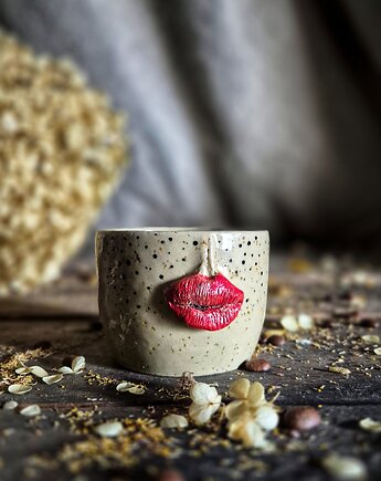 Kubek usta, kubek twarz, rzeźba kubek, kubek kobieta, czarka duża, Fiona Ceramics