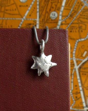 Srebrna zawieszka gwiazdka Chaosik, Antilica