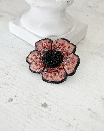 Broszka KWIAT 4 ręcznie haftowana przypinka z koralikami, HAART