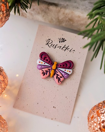 Fioletowy boho motyl, różowy pin, piny w stylu rustykalnym, dla marzycielki, Dary Rusałki