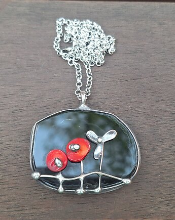 Maki - wisiorek, po drugiej stronie lustra