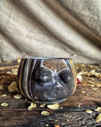 OuTLEt l, kubek cycuszki na kawę, kubek Rzeźba kobieta, cappuccinka, Fiona Ceramics