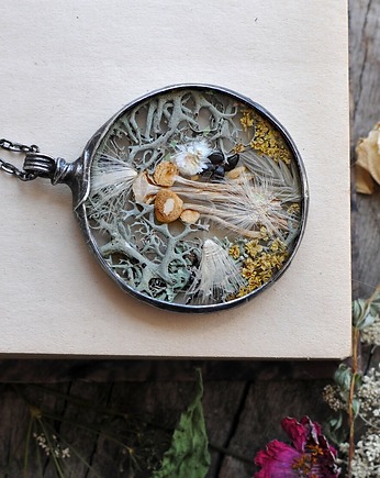 Underwood Secret, MARIAELA