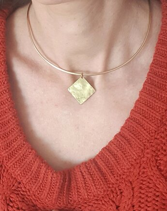 Naszyjnik ZEN kwadrat na obróżce z mosiądzu, młotkowany, modesign