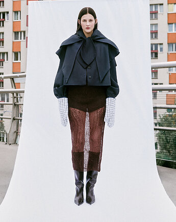 Kurtka wodoodporna z wiązaniem, Maja Pilarek